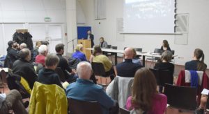 Bürgermeister Dimitrios Axourgos gehört zu den Unterstützer*innen des Projekts und begrüßte interessierte Menschen im Bürgersaal des Rathauses. Foto: Stadt Schwerte / Ingo Rous